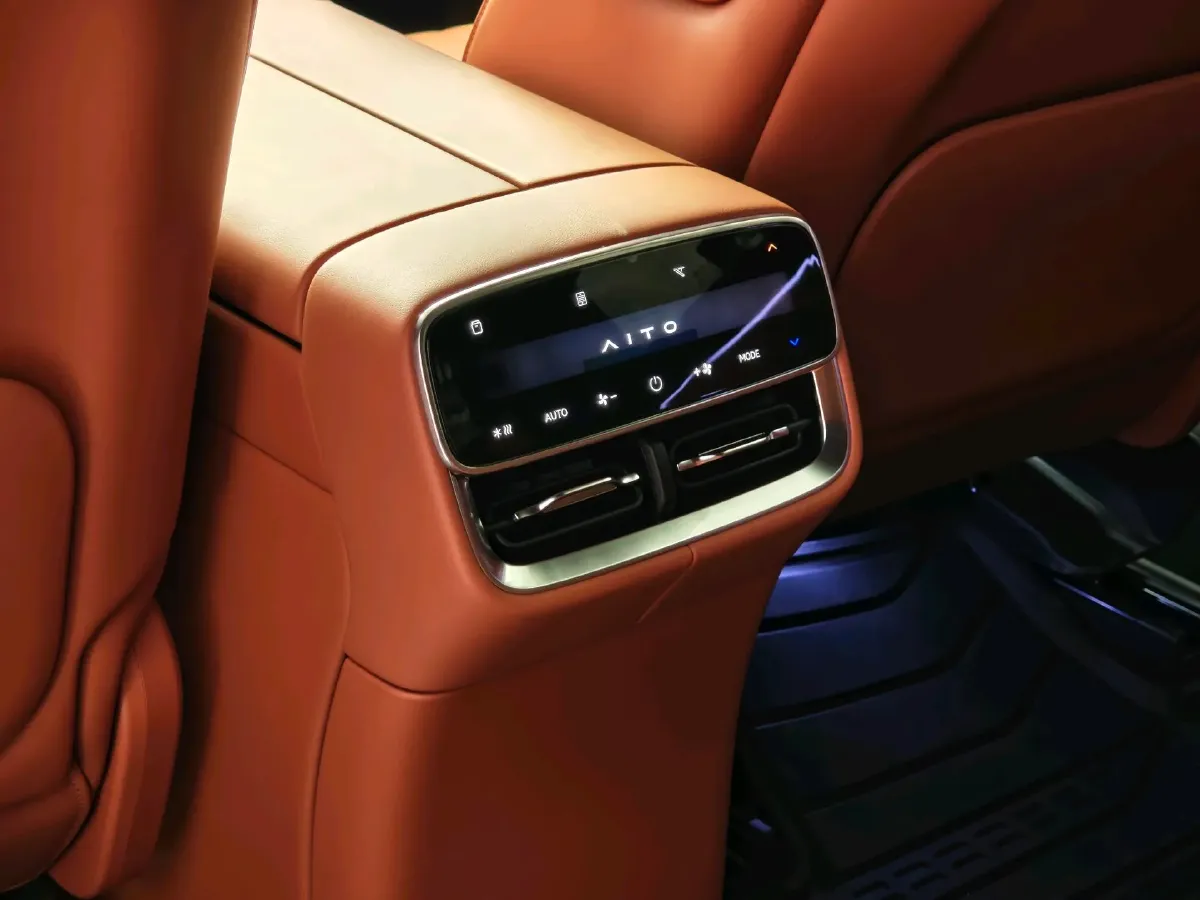 2026 AITO AITO M7 REEV 160HP REEV,autocango,china used car exporter,china ev exporter,chinese used car exporter,chinese used ev exporter