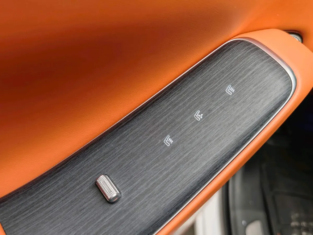 2026 AITO AITO M7 REEV 160HP REEV,autocango,china used car exporter,china ev exporter,chinese used car exporter,chinese used ev exporter