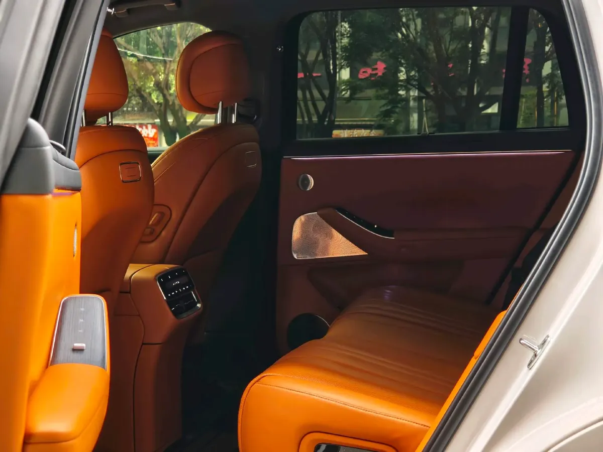 2026 AITO AITO M7 REEV 160HP REEV,autocango,china used car exporter,china ev exporter,chinese used car exporter,chinese used ev exporter