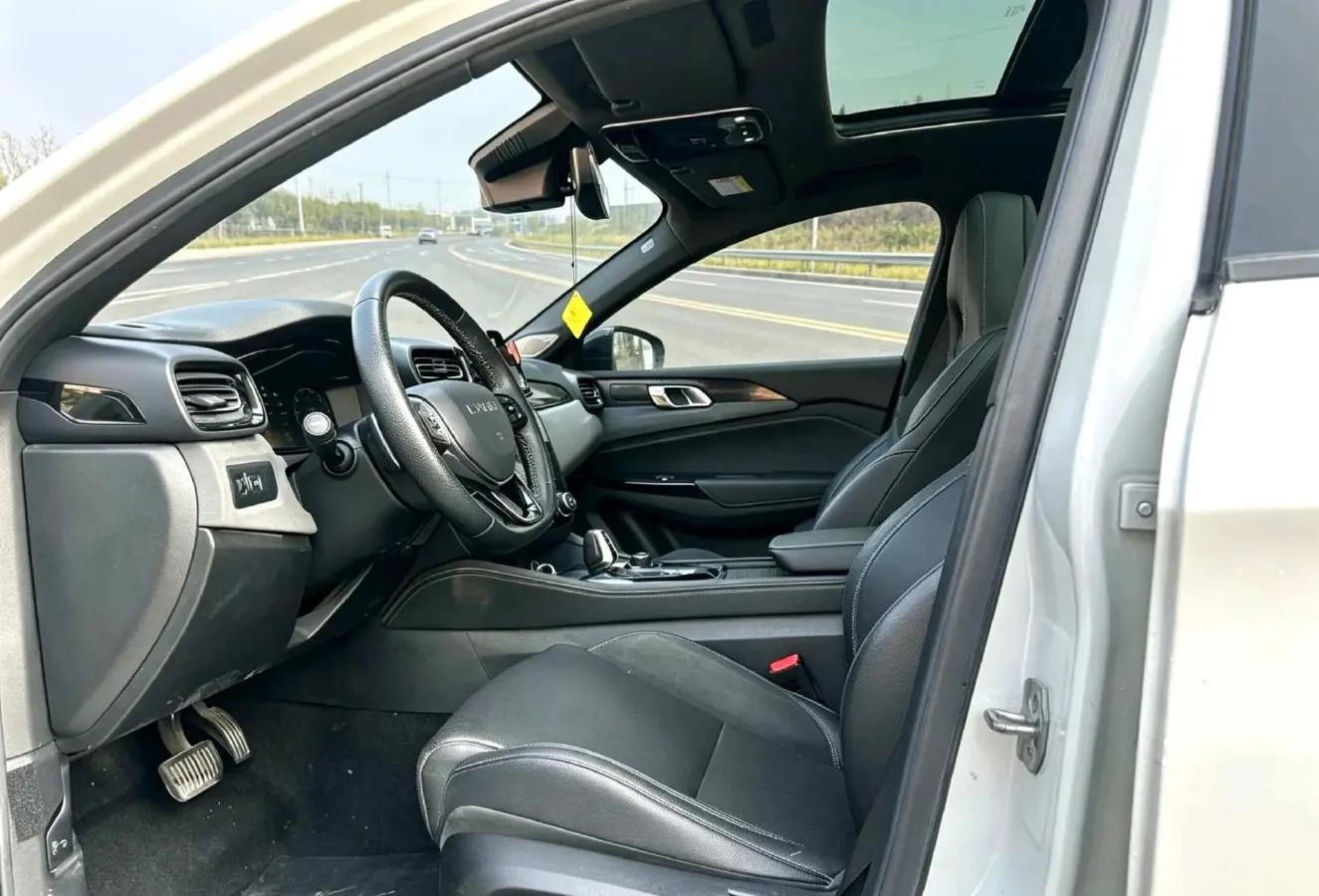 2021 LYNK&CO 03 1.5T 180HP L3 7DCT,autocango,china used car exporter,china ev exporter,chinese used car exporter,chinese used ev exporter