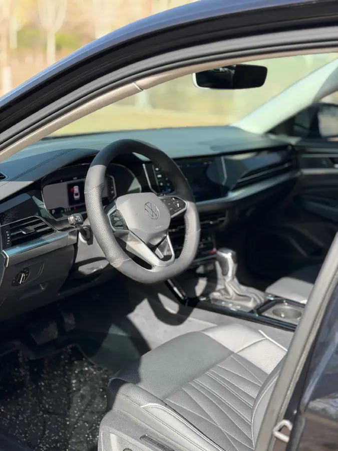 2021 Volkswagen Passat 2.0T 186HP L4 7DCT,autocango,china used car exporter,china ev exporter,chinese used car exporter,chinese used ev exporter