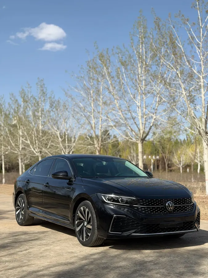 2021 Volkswagen Passat 2.0T 186HP L4 7DCT,autocango,china used car exporter,china ev exporter,chinese used car exporter,chinese used ev exporter