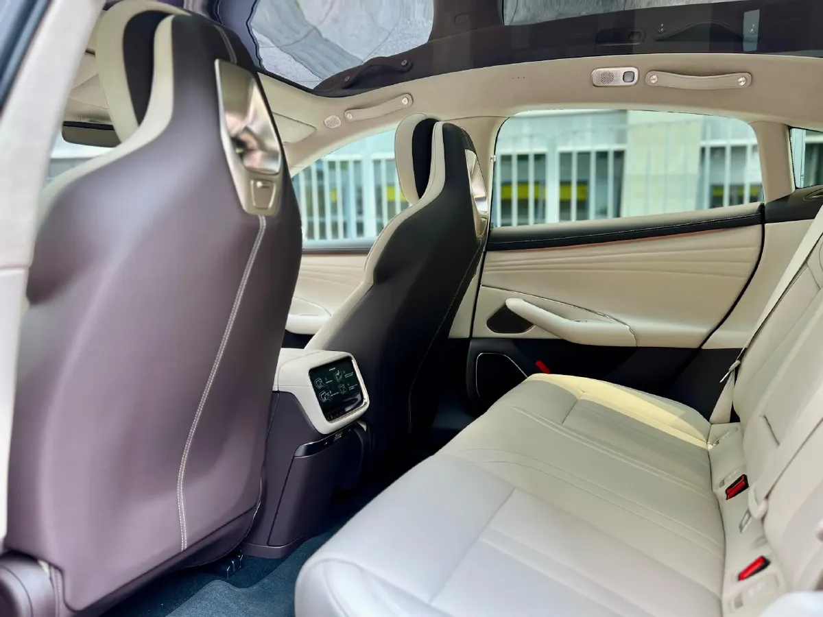 2026 Avatr 07 1.5T 156HP L4 REEV,autocango,china used car exporter,china ev exporter,chinese used car exporter,chinese used ev exporter