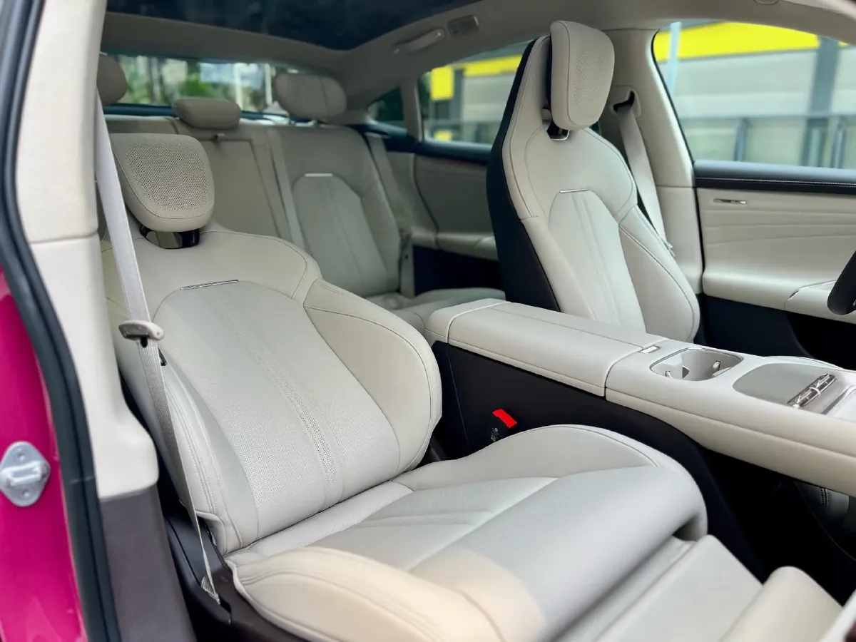 2026 Avatr 07 1.5T 156HP L4 REEV,autocango,china used car exporter,china ev exporter,chinese used car exporter,chinese used ev exporter