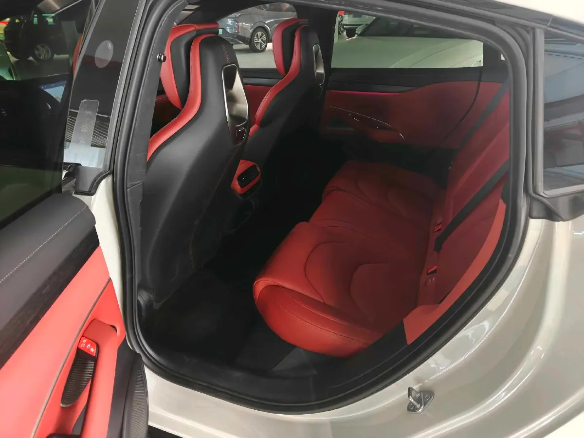 2024 MI SU7 BEV 101KWH,autocango,china used car exporter,china ev exporter,chinese used car exporter,chinese used ev exporter