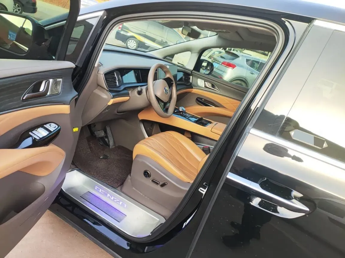 2022 Mercedes-Benz GLC Class 2.0T 197HP L4 9AT,autocango,china used car exporter,china ev exporter,chinese used car exporter,chinese used ev exporter