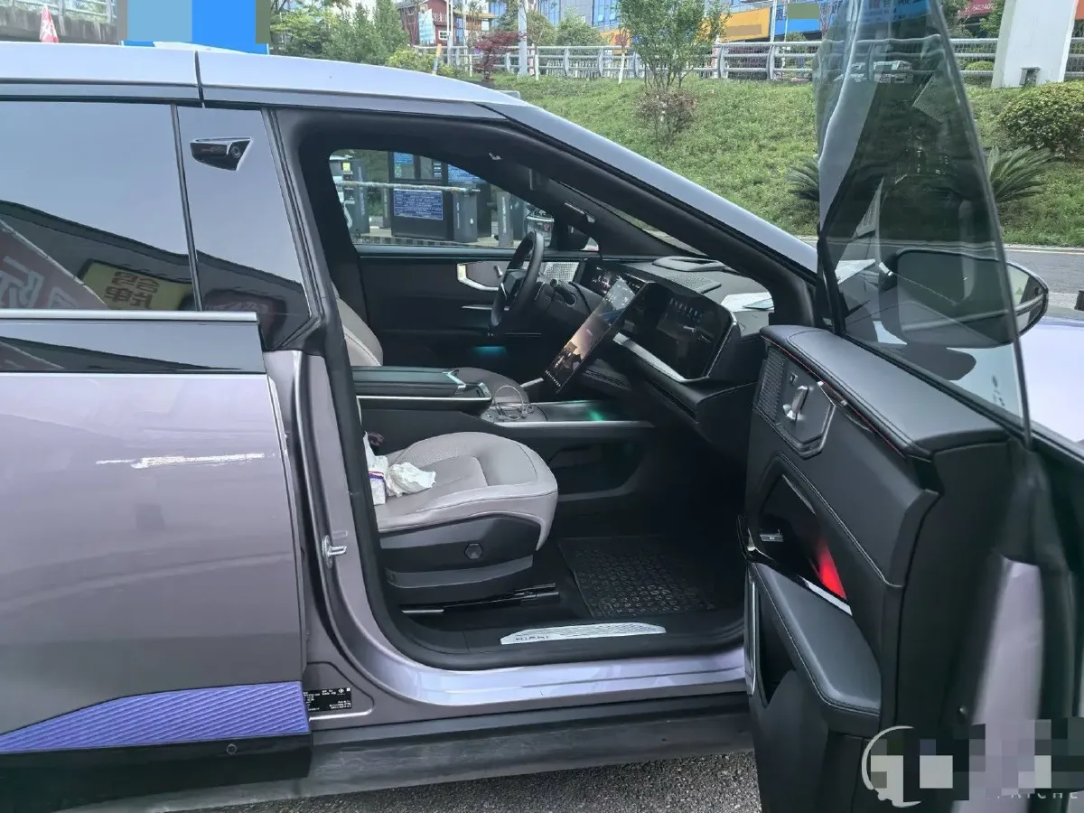 2023 HiPhi Y BEV 76.6KWH,autocango,china used car exporter,china ev exporter,chinese used car exporter,chinese used ev exporter