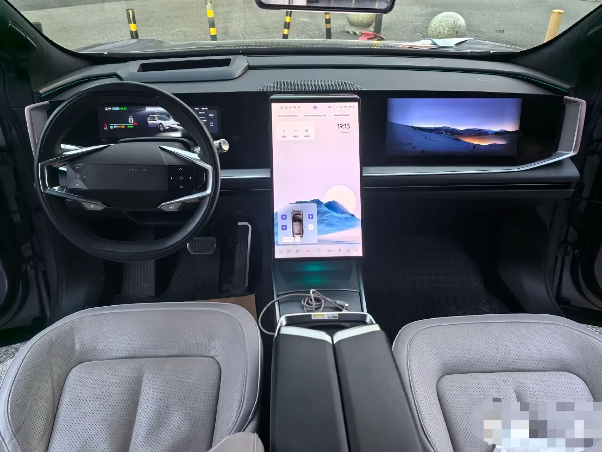 2023 HiPhi Y BEV 76.6KWH,autocango,china used car exporter,china ev exporter,chinese used car exporter,chinese used ev exporter