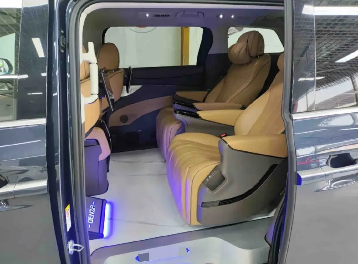 2022 Mercedes-Benz GLC Class 2.0T 197HP L4 9AT,autocango,china used car exporter,china ev exporter,chinese used car exporter,chinese used ev exporter