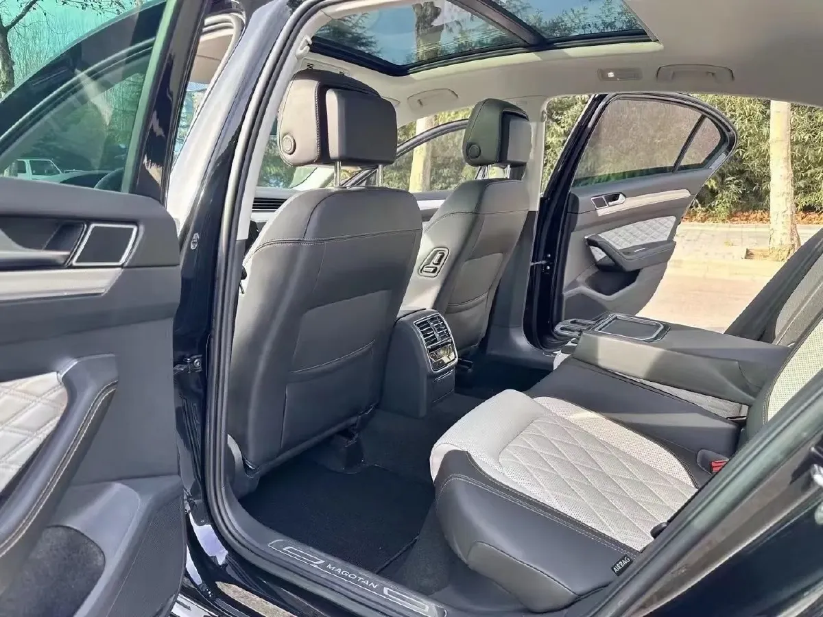 2020 Volkswagen Magotan 2.0T 186HP L4 7DCT,autocango,china used car exporter,china ev exporter,chinese used car exporter,chinese used ev exporter