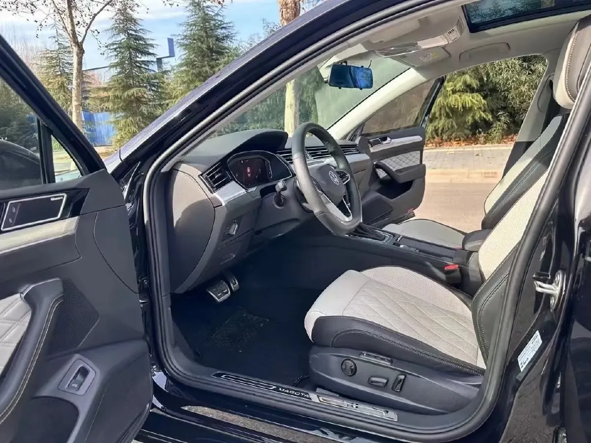 2020 Volkswagen Magotan 2.0T 186HP L4 7DCT,autocango,china used car exporter,china ev exporter,chinese used car exporter,chinese used ev exporter