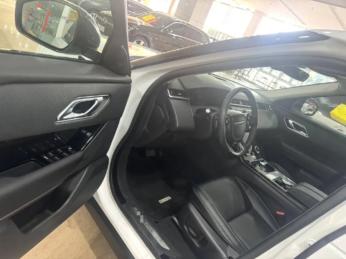 2018 Land Rover Discovery 2.0T 300HP L4 8AT,autocango,china used car exporter,china ev exporter,chinese used car exporter,chinese used ev exporter