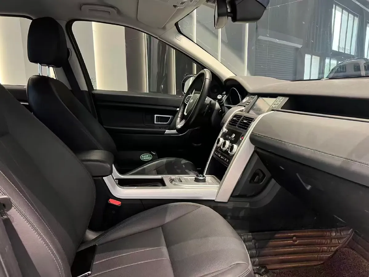 2019 Land Rover Discovery Sport 2.0T 241HP L4 9AT,autocango,china used car exporter,china ev exporter,chinese used car exporter,chinese used ev exporter