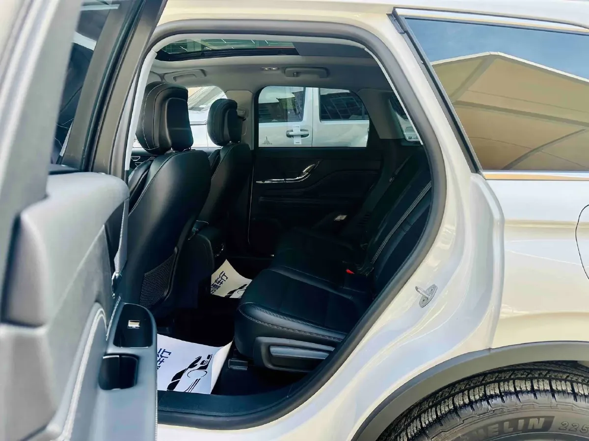 2023 Lincoln Corsair 2.0T 261HP L4 8AT,autocango,china used car exporter,china ev exporter,chinese used car exporter,chinese used ev exporter