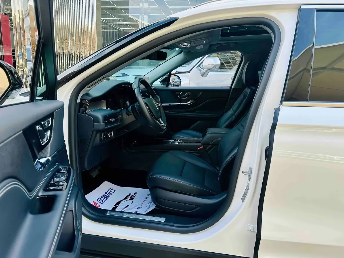 2023 Lincoln Corsair 2.0T 261HP L4 8AT,autocango,china used car exporter,china ev exporter,chinese used car exporter,chinese used ev exporter