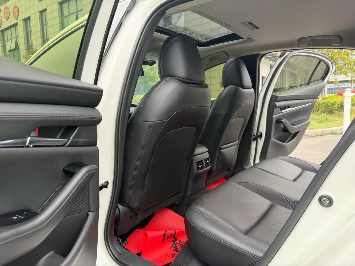 2022 Mazda 3 Axela 2.0L 158HP L4 6AT,autocango,china used car exporter,china ev exporter,chinese used car exporter,chinese used ev exporter