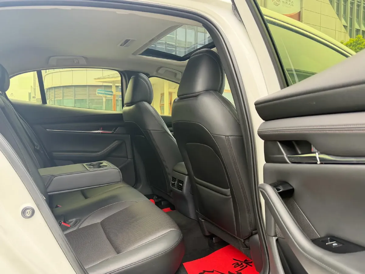 2022 Mazda 3 Axela 2.0L 158HP L4 6AT,autocango,china used car exporter,china ev exporter,chinese used car exporter,chinese used ev exporter