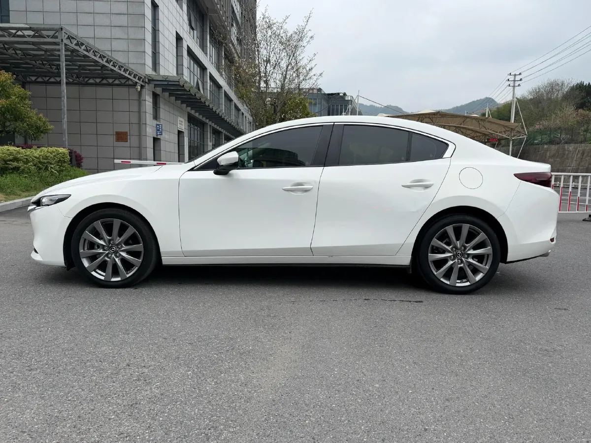 2022 Mazda 3 Axela 2.0L 158HP L4 6AT,autocango,china used car exporter,china ev exporter,chinese used car exporter,chinese used ev exporter