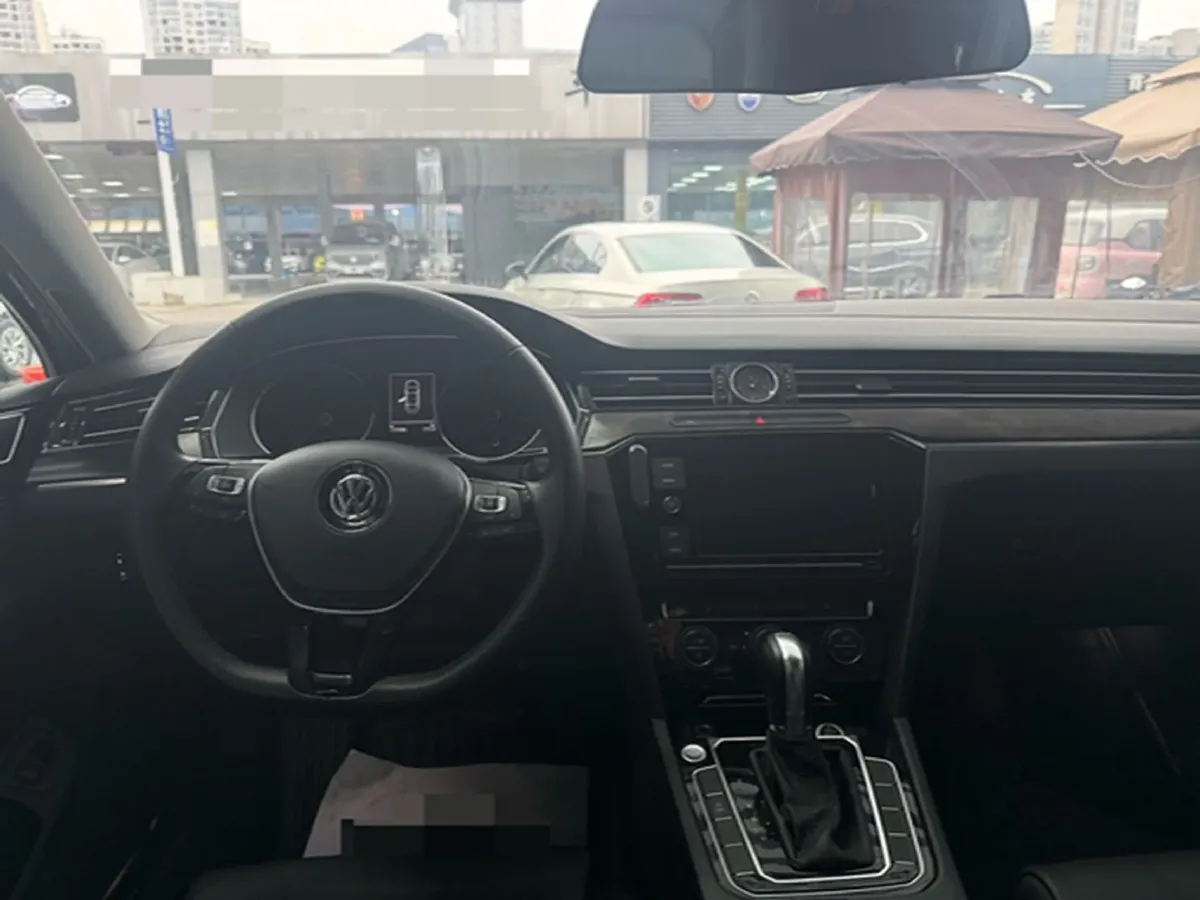 2019 Volkswagen Magotan 2.0T 186HP L4 7DCT,autocango,china used car exporter,china ev exporter,chinese used car exporter,chinese used ev exporter