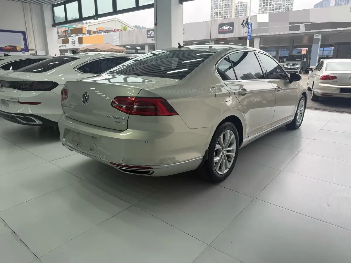 2019 Volkswagen Magotan 2.0T 186HP L4 7DCT,autocango,china used car exporter,china ev exporter,chinese used car exporter,chinese used ev exporter