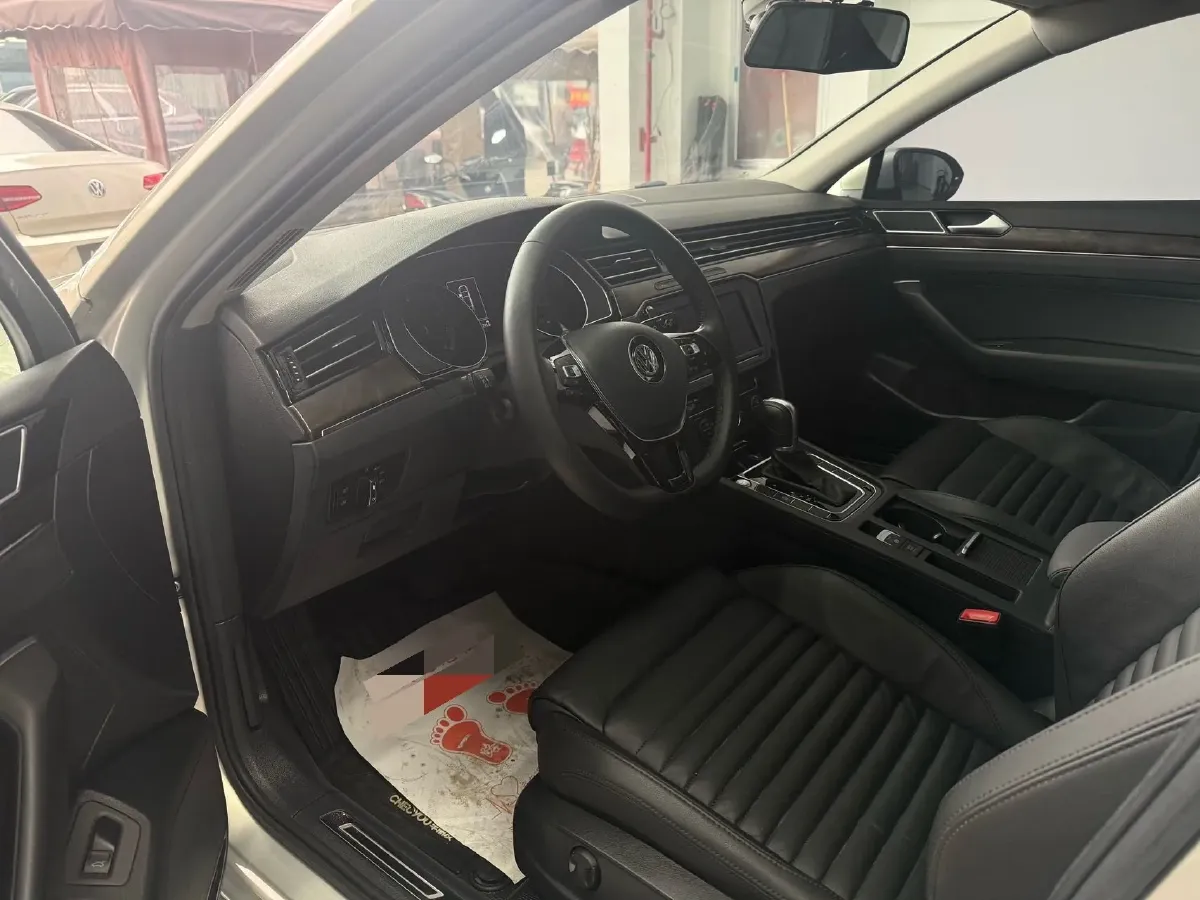 2019 Volkswagen Magotan 2.0T 186HP L4 7DCT,autocango,china used car exporter,china ev exporter,chinese used car exporter,chinese used ev exporter