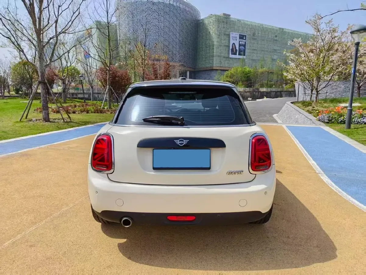 2018 MINI COUNTRYMAN 1.5T 136HP L3 6AT,autocango,china used car exporter,china ev exporter,chinese used car exporter,chinese used ev exporter