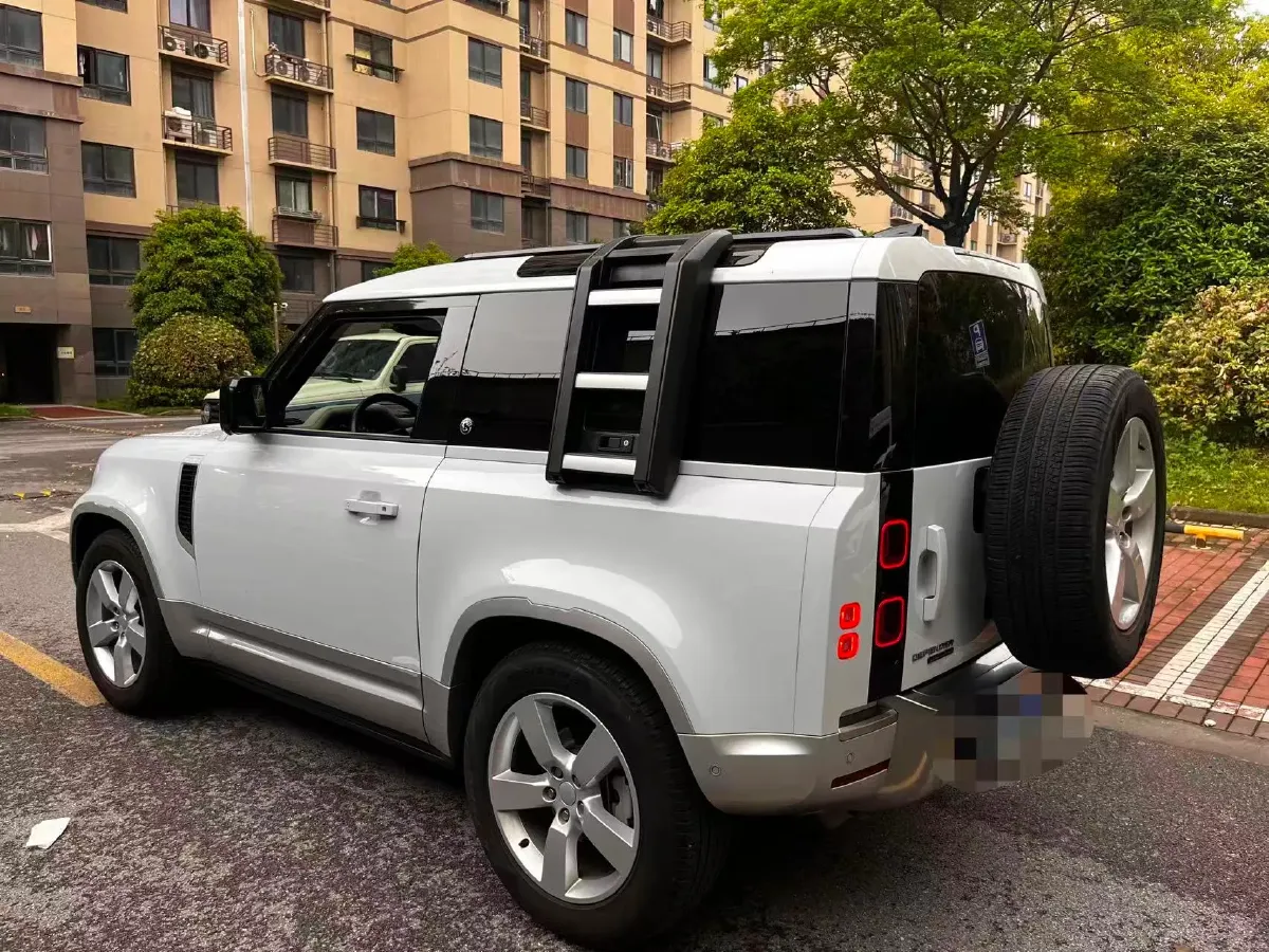 2022 Land Rover Defender 2.0T 300HP L4 8AT,autocango,china used car exporter,china ev exporter,chinese used car exporter,chinese used ev exporter