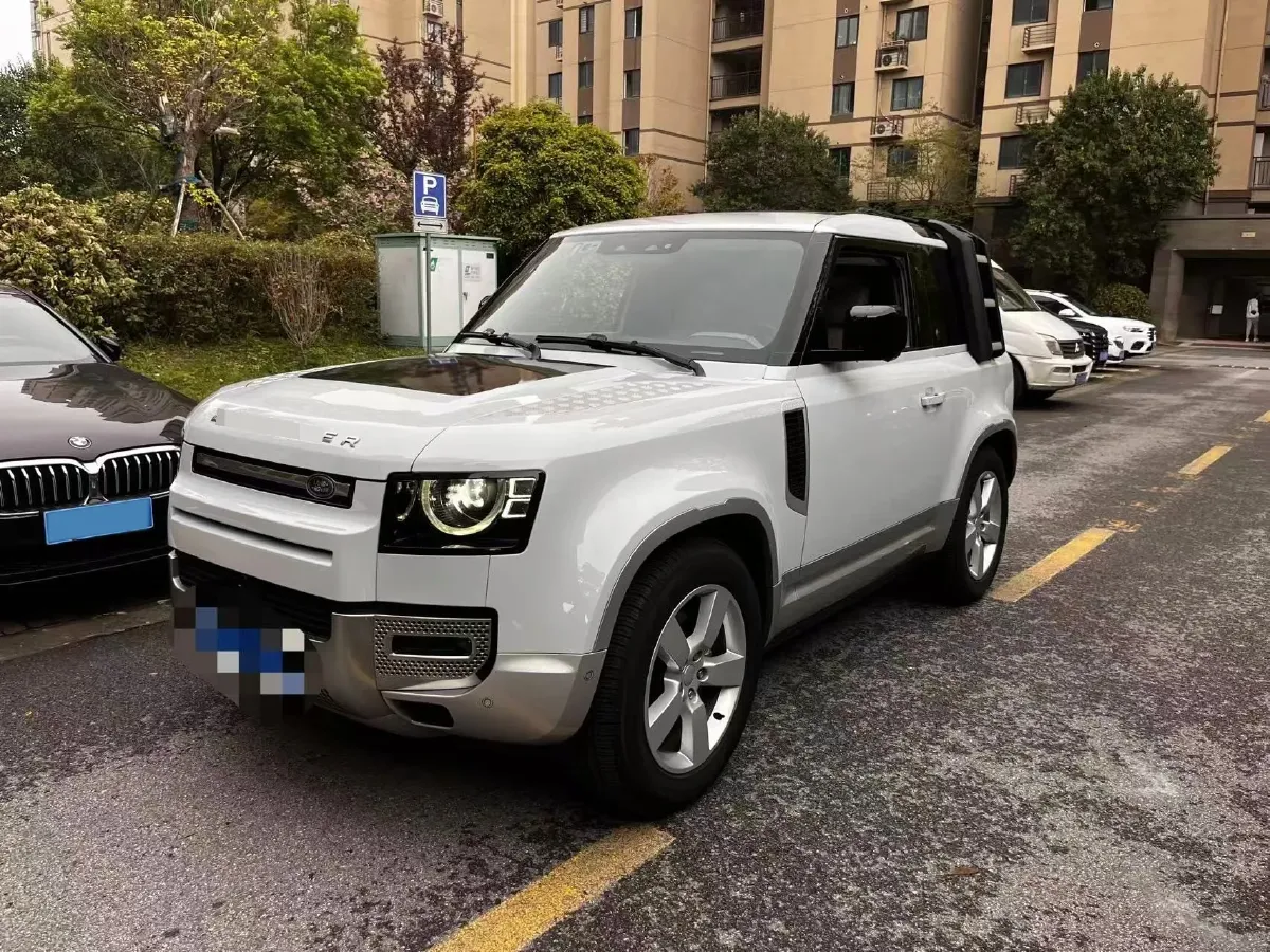 2022 Land Rover Defender 2.0T 300HP L4 8AT,autocango,china used car exporter,china ev exporter,chinese used car exporter,chinese used ev exporter