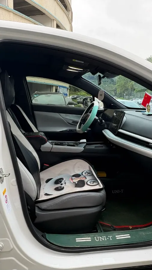 2023 ChangAn UNI-T 1.5T 188HP L4 7DCT,autocango,china used car exporter,china ev exporter,chinese used car exporter,chinese used ev exporter