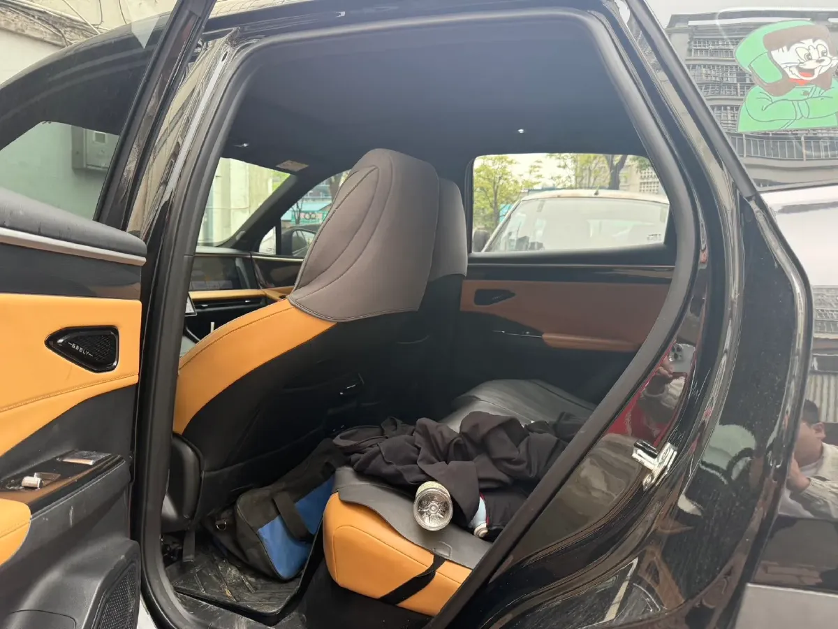 2024 Geely Galaxy L7 1.5T 163HP L4 3DHT PHEV 18.7KWH,autocango,china used car exporter,china ev exporter,chinese used car exporter,chinese used ev exporter