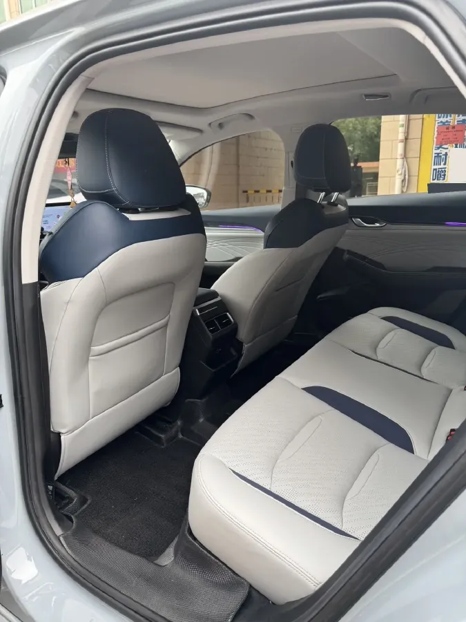 2021 Geely Preface 2.0T 190HP L4 7DCT,autocango,china used car exporter,china ev exporter,chinese used car exporter,chinese used ev exporter