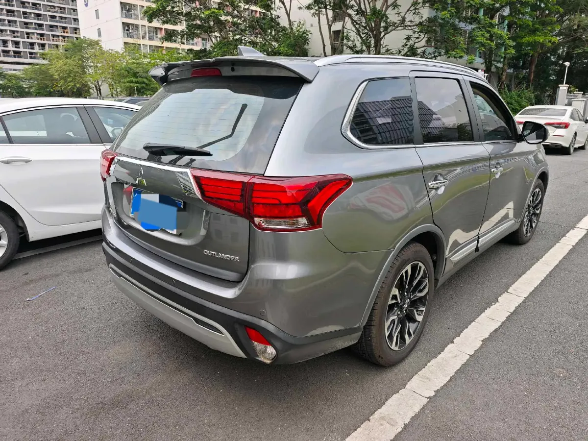 2019 Mitsubishi Outlander 2.4L 192HP L4 CVT,autocango,china used car exporter,china ev exporter,chinese used car exporter,chinese used ev exporter