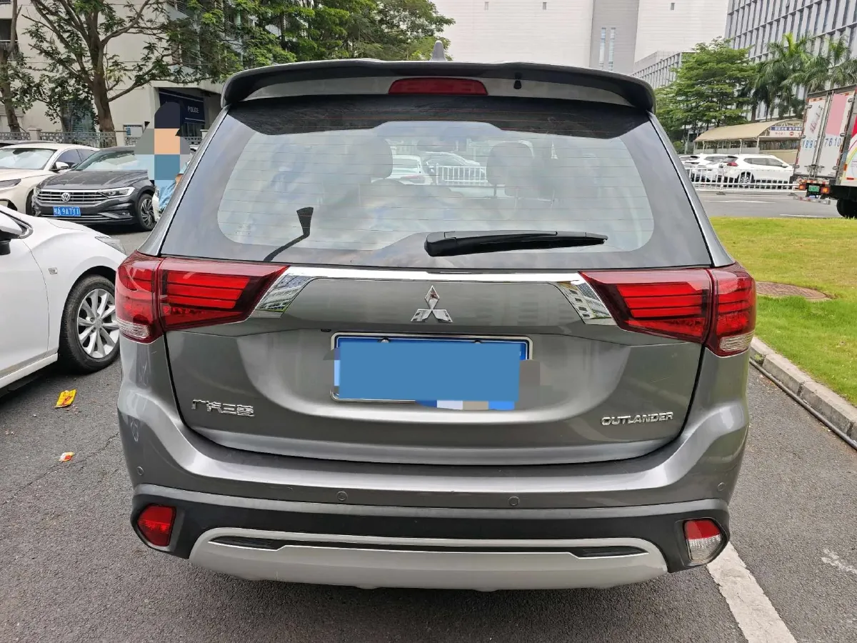 2019 Mitsubishi Outlander 2.4L 192HP L4 CVT,autocango,china used car exporter,china ev exporter,chinese used car exporter,chinese used ev exporter