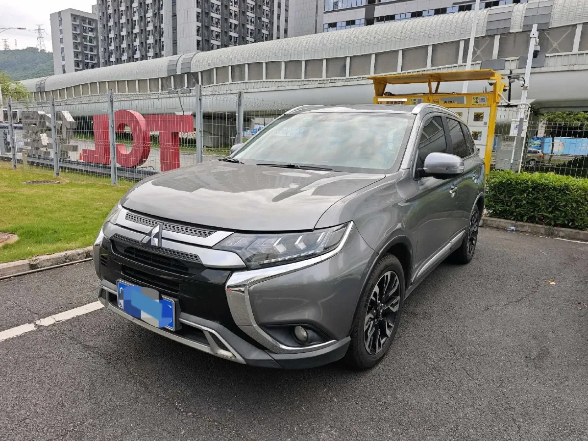 2019 Mitsubishi Outlander 2.4L 192HP L4 CVT,autocango,china used car exporter,china ev exporter,chinese used car exporter,chinese used ev exporter