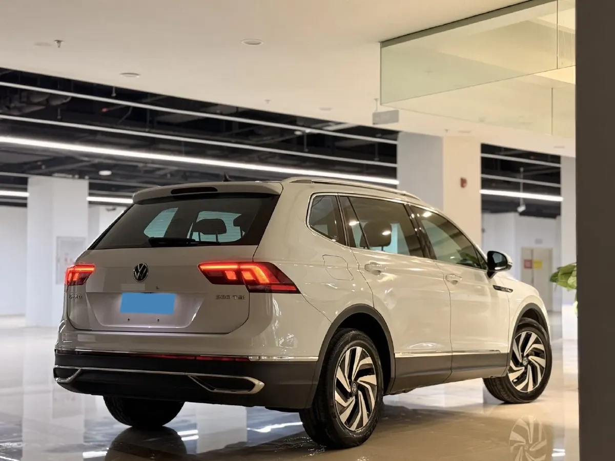 2023 Volkswagen Tiguan L 1.5T 160HP L4 7DCT,autocango,china used car exporter,china ev exporter,chinese used car exporter,chinese used ev exporter