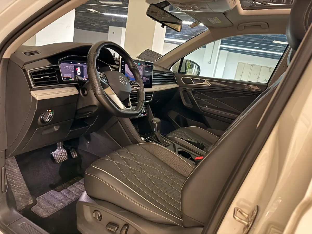 2023 Volkswagen Tiguan L 1.5T 160HP L4 7DCT,autocango,china used car exporter,china ev exporter,chinese used car exporter,chinese used ev exporter