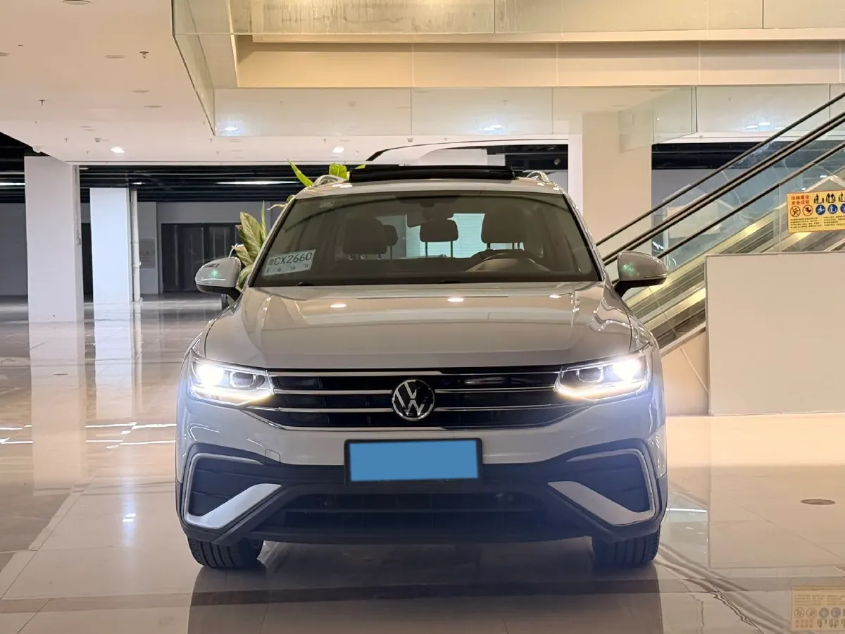2023 Volkswagen Tiguan L 1.5T 160HP L4 7DCT,autocango,china used car exporter,china ev exporter,chinese used car exporter,chinese used ev exporter