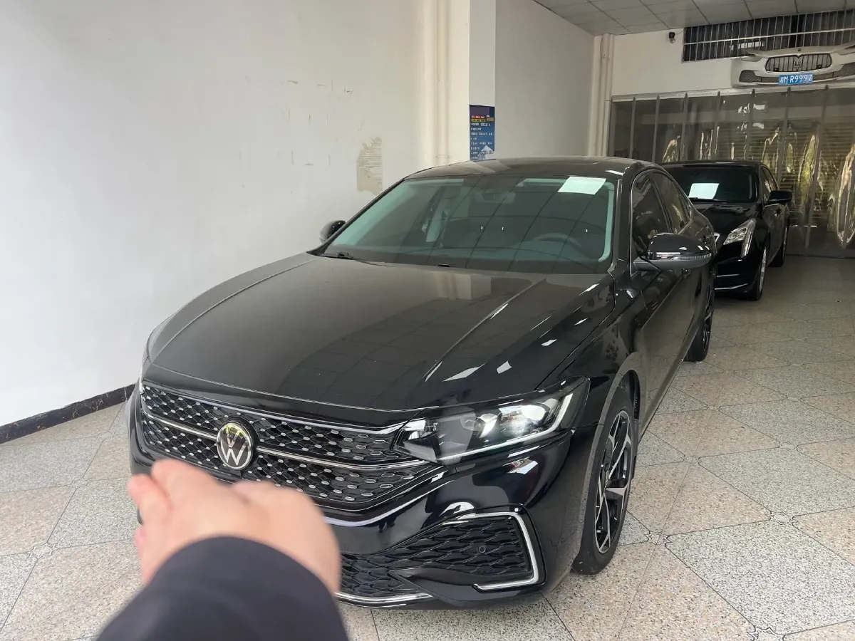 2024 Volkswagen Passat 2.0T 186HP L4 7DCT,autocango,china used car exporter,china ev exporter,chinese used car exporter,chinese used ev exporter