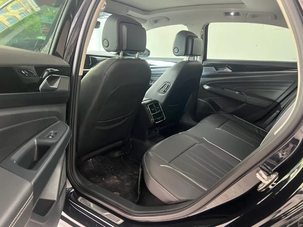 2024 Volkswagen Passat 2.0T 186HP L4 7DCT,autocango,china used car exporter,china ev exporter,chinese used car exporter,chinese used ev exporter