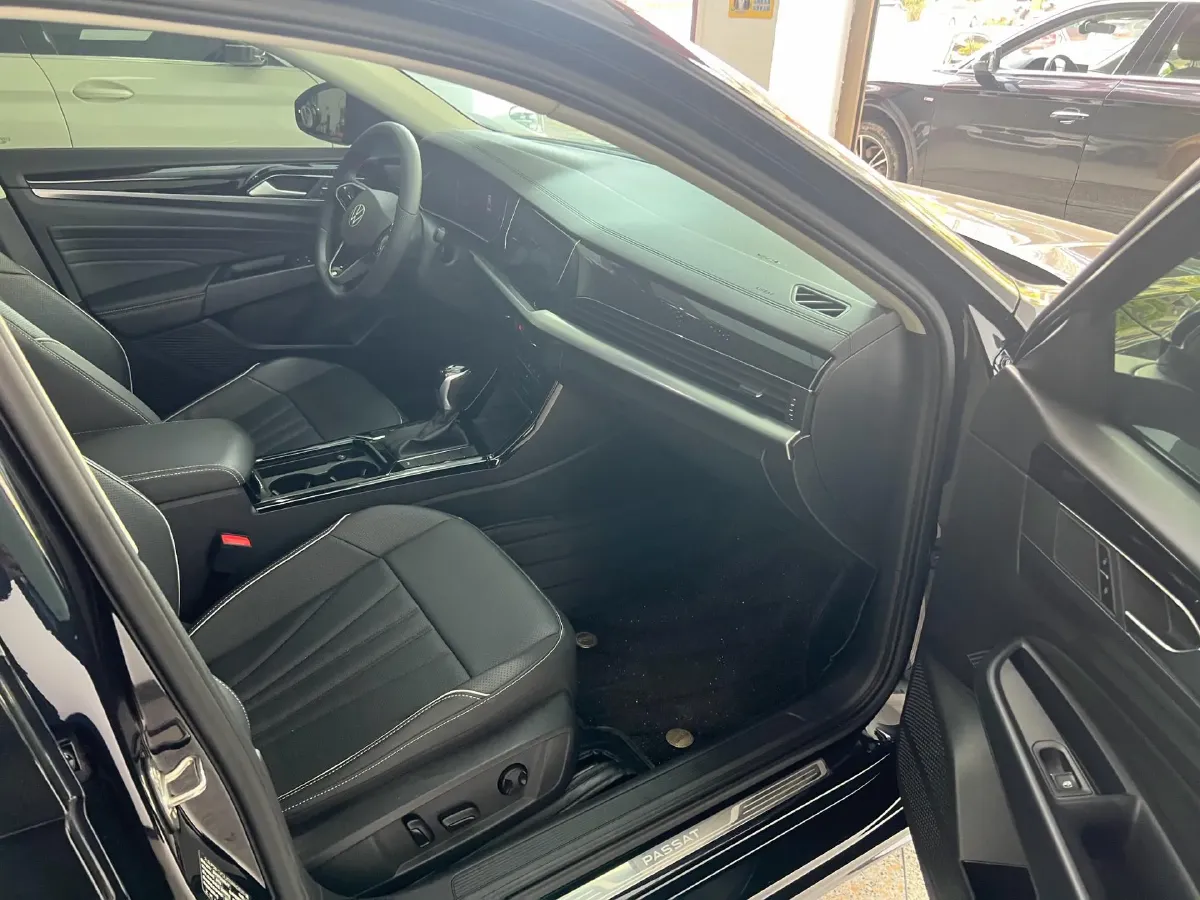 2024 Volkswagen Passat 2.0T 186HP L4 7DCT,autocango,china used car exporter,china ev exporter,chinese used car exporter,chinese used ev exporter