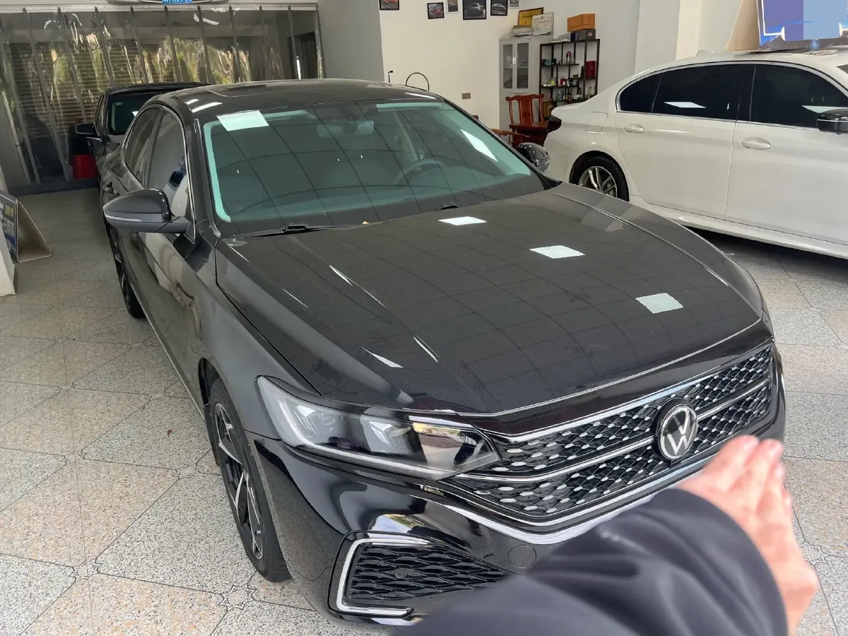 2024 Volkswagen Passat 2.0T 186HP L4 7DCT,autocango,china used car exporter,china ev exporter,chinese used car exporter,chinese used ev exporter