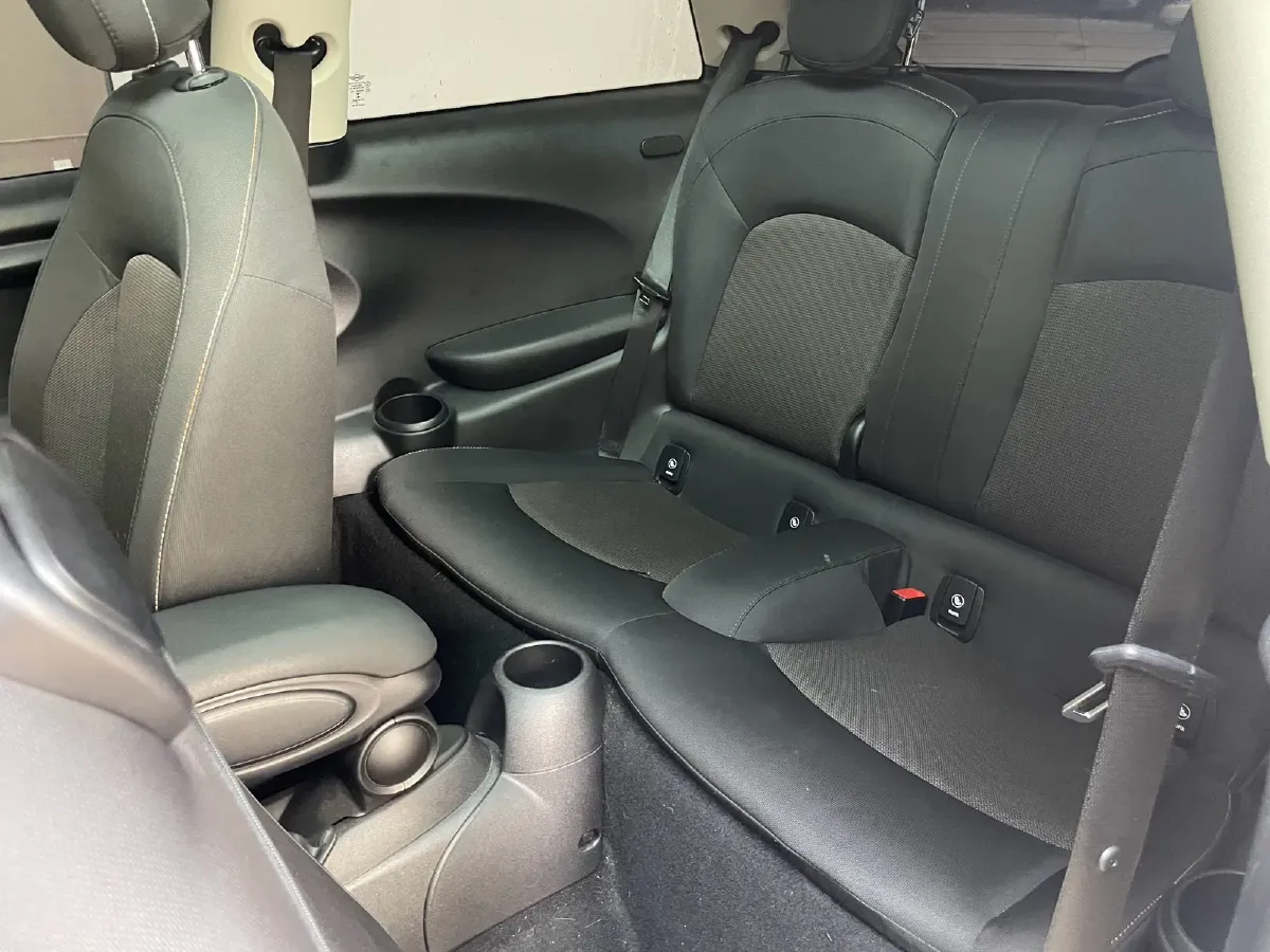 2020 MINI MINI 1.5T 102HP L3 7DCT,autocango,china used car exporter,china ev exporter,chinese used car exporter,chinese used ev exporter