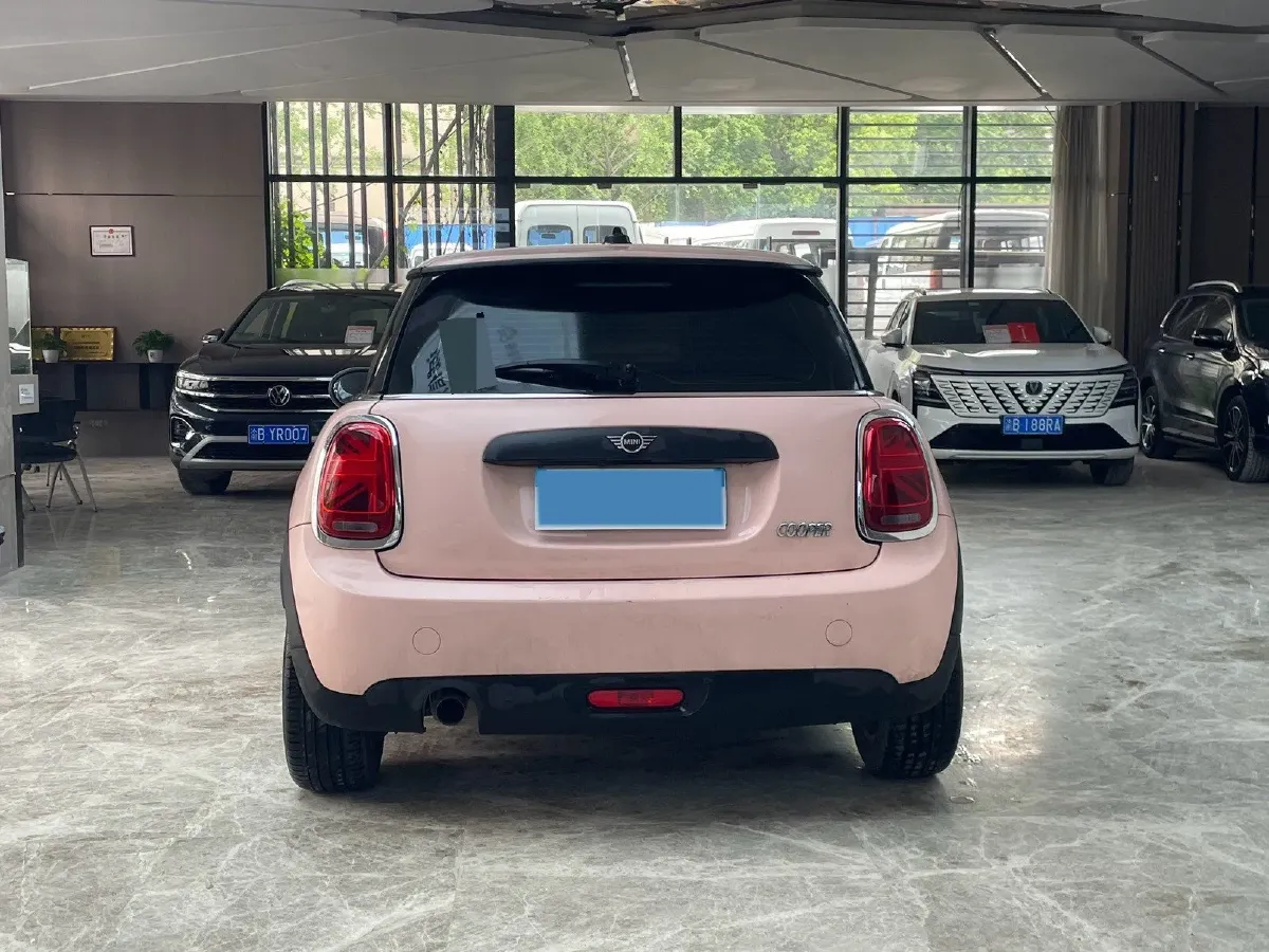 2020 MINI MINI 1.5T 102HP L3 7DCT,autocango,china used car exporter,china ev exporter,chinese used car exporter,chinese used ev exporter
