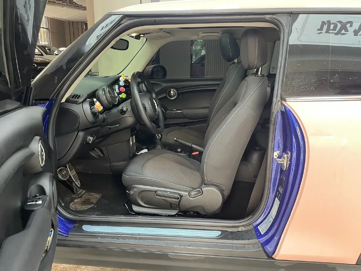 2020 MINI MINI 1.5T 102HP L3 7DCT,autocango,china used car exporter,china ev exporter,chinese used car exporter,chinese used ev exporter