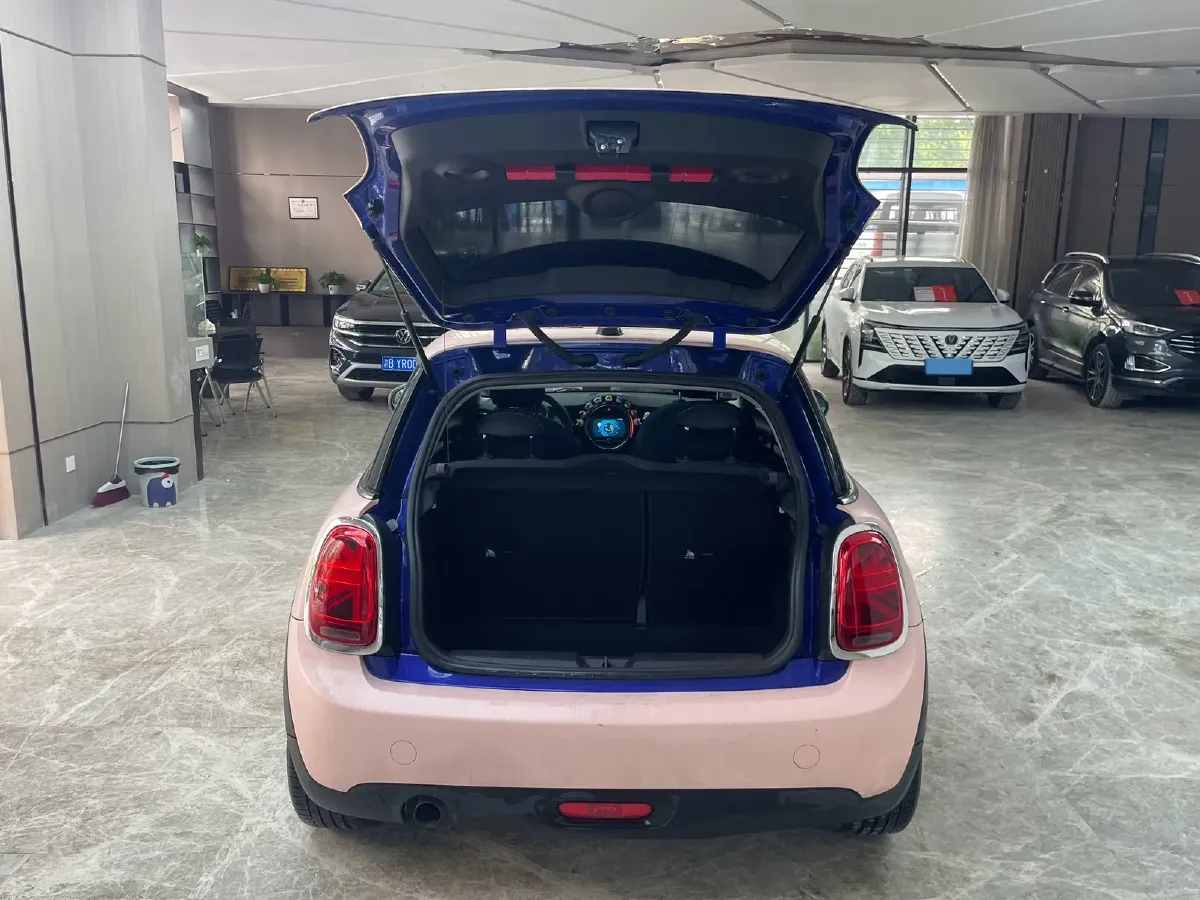 2020 MINI MINI 1.5T 102HP L3 7DCT,autocango,china used car exporter,china ev exporter,chinese used car exporter,chinese used ev exporter