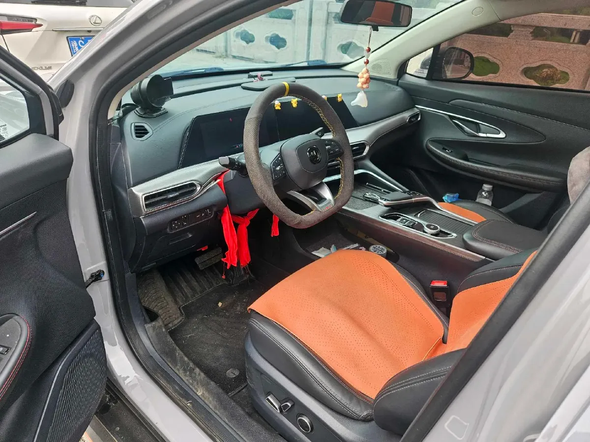 2020 ChangAn UNI-T 1.5T 180HP L4 7DCT,autocango,china used car exporter,china ev exporter,chinese used car exporter,chinese used ev exporter