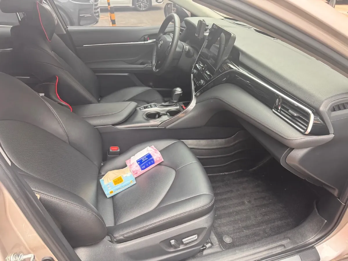 2021 Toyota Camry 2.5L 209HP L4 8AT,autocango,china used car exporter,china ev exporter,chinese used car exporter,chinese used ev exporter