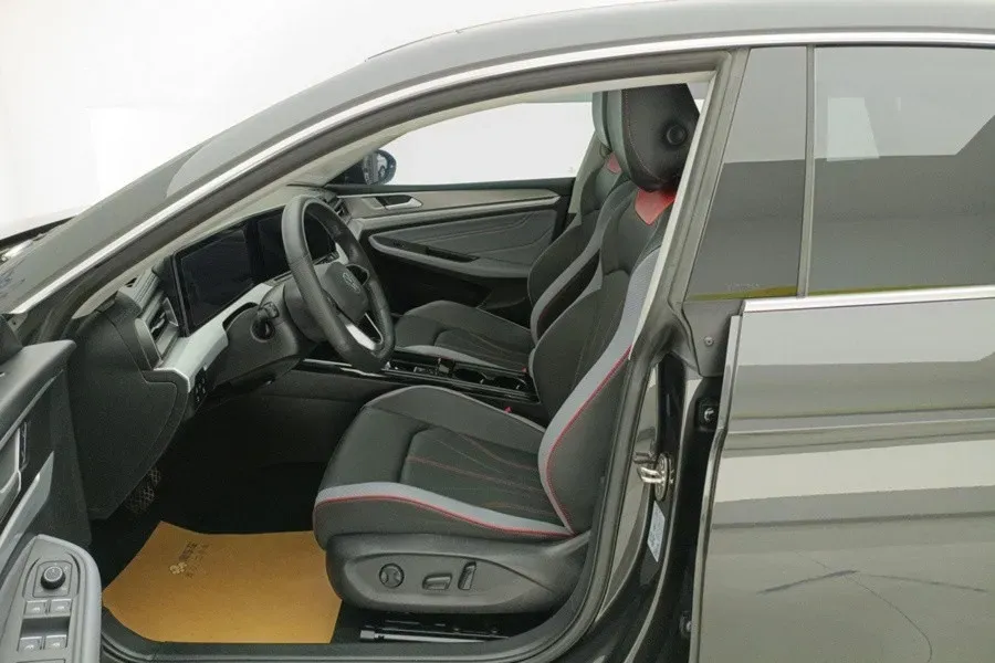 2023 Volkswagen Lamando 1.4T 150HP L4 7DCT,autocango,china used car exporter,china ev exporter,chinese used car exporter,chinese used ev exporter