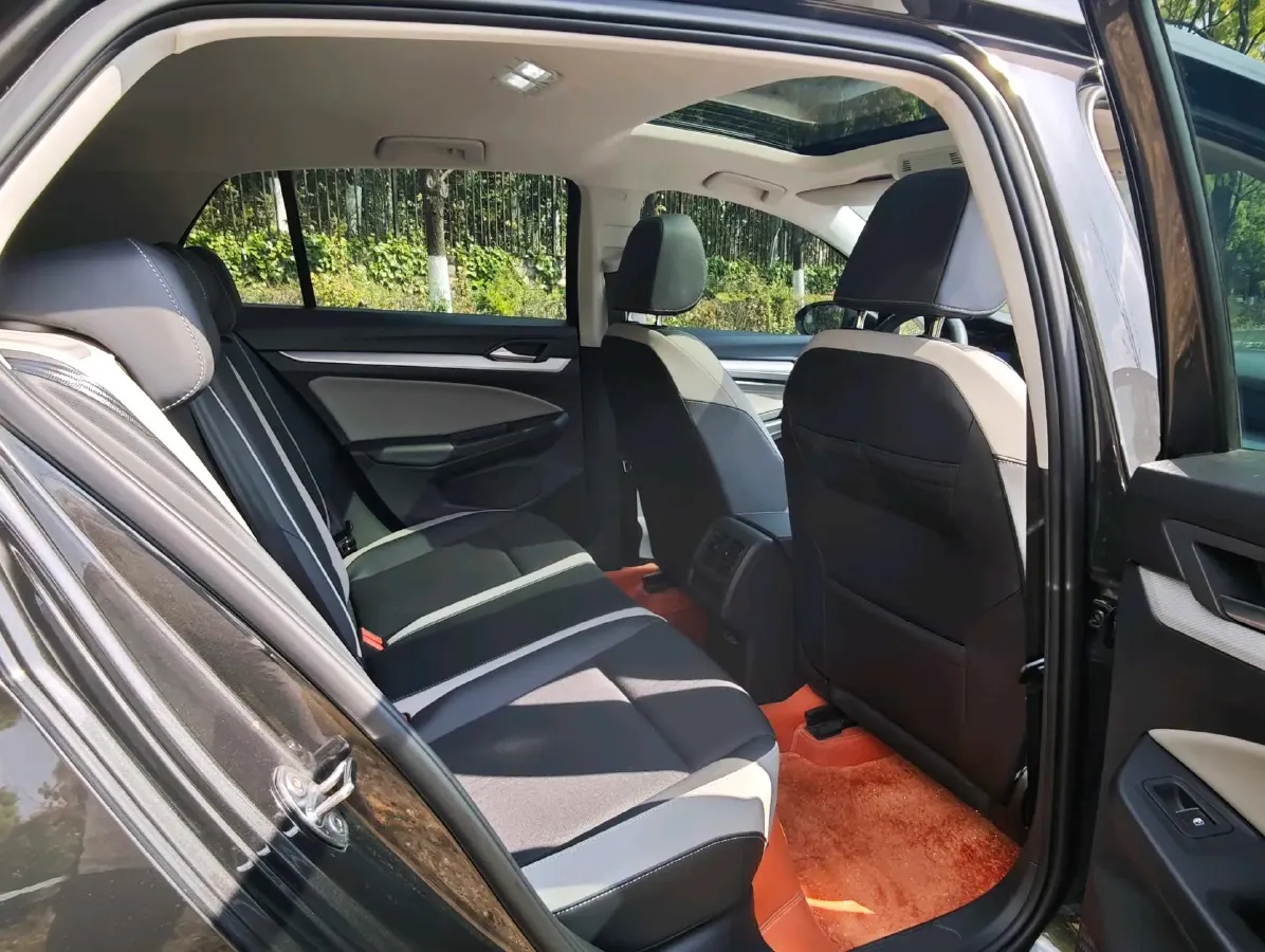 2023 Volkswagen Golf 1.4T 150HP L4 7DCT,autocango,china used car exporter,china ev exporter,chinese used car exporter,chinese used ev exporter