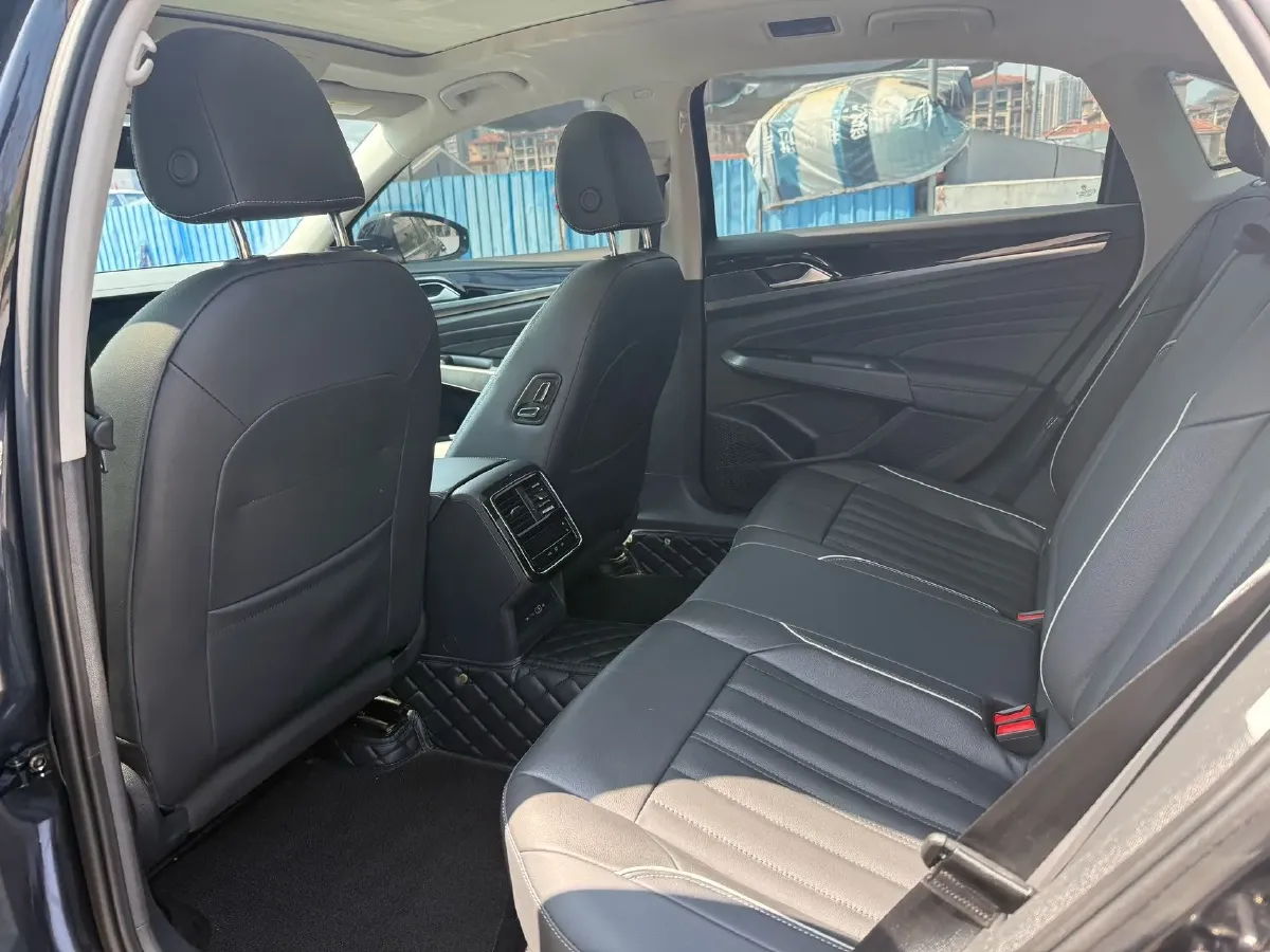 2024 Volkswagen Passat 2.0T 186HP L4 7DCT,autocango,china used car exporter,china ev exporter,chinese used car exporter,chinese used ev exporter